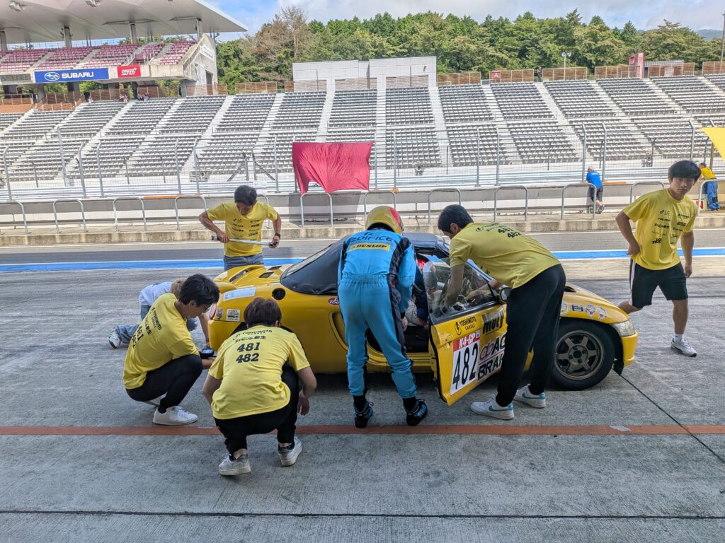 最後の1周にドラマ！2025 K4GP 夏の10時間耐久 結果は!? | 由元